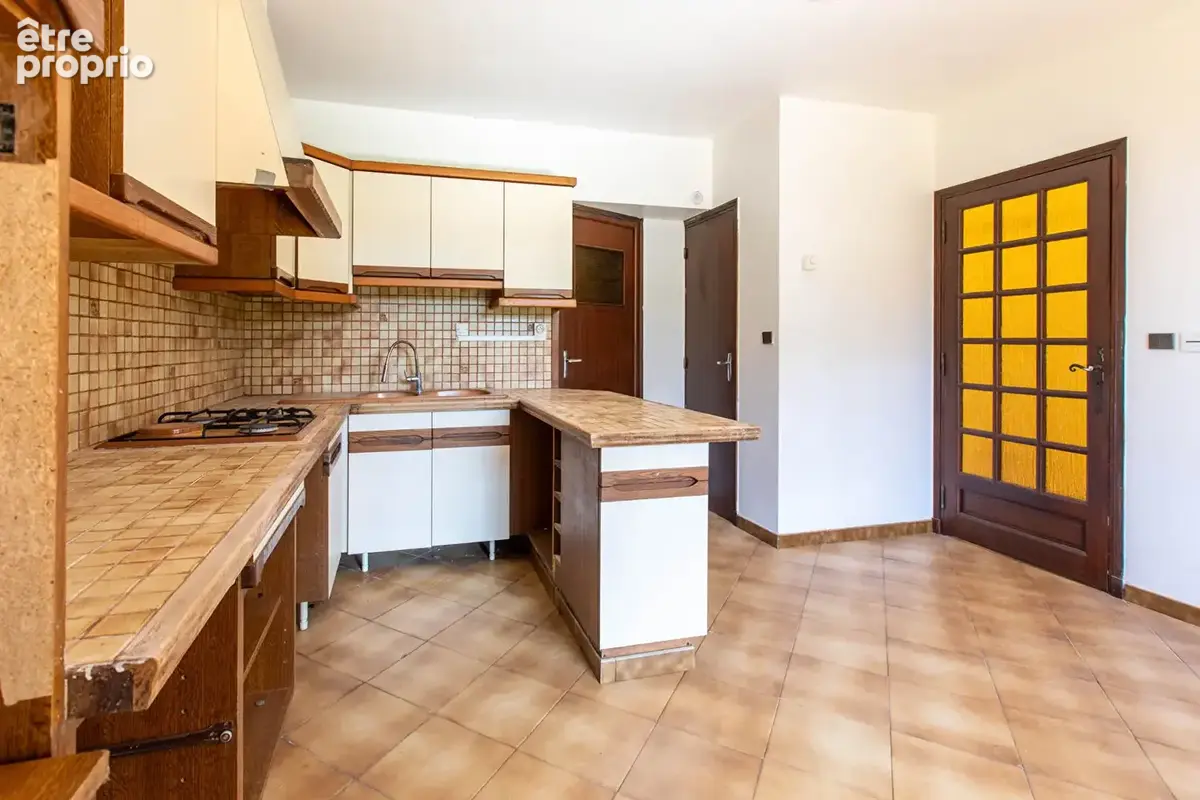 Une maison familiale avec plus de 4 500 m² de terrain à Riscle - photo 2