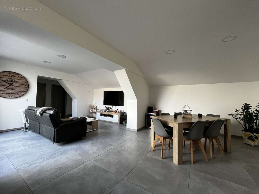 Maison à NISSAN-LEZ-ENSERUNE