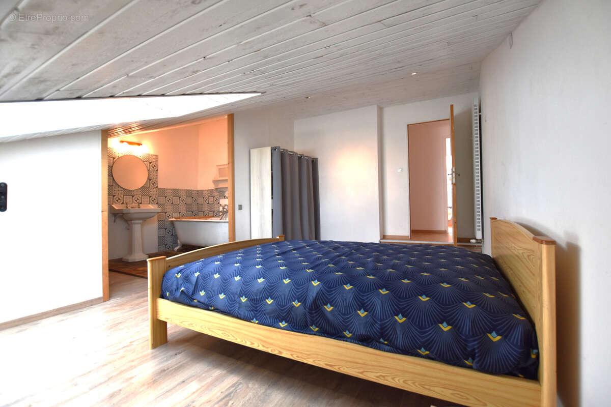 Maison à PLOUGOURVEST