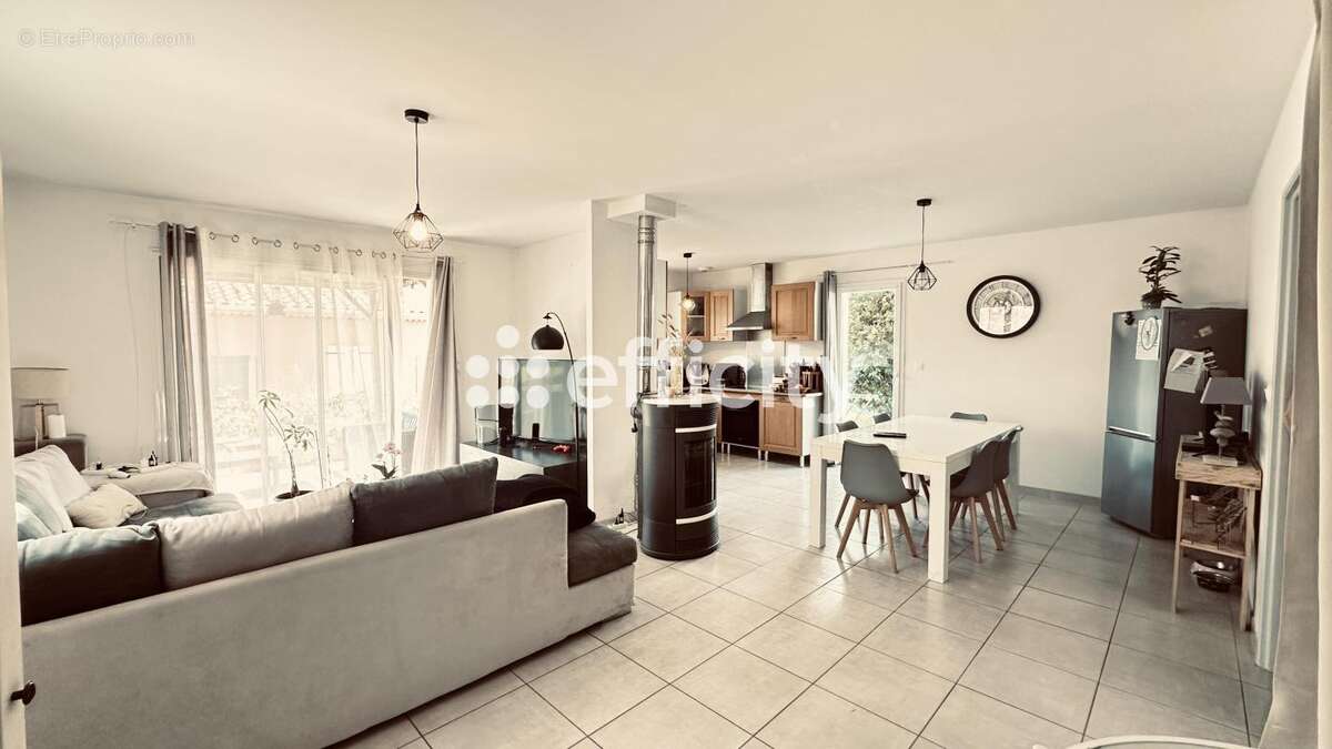 Maison à MONTELIMAR