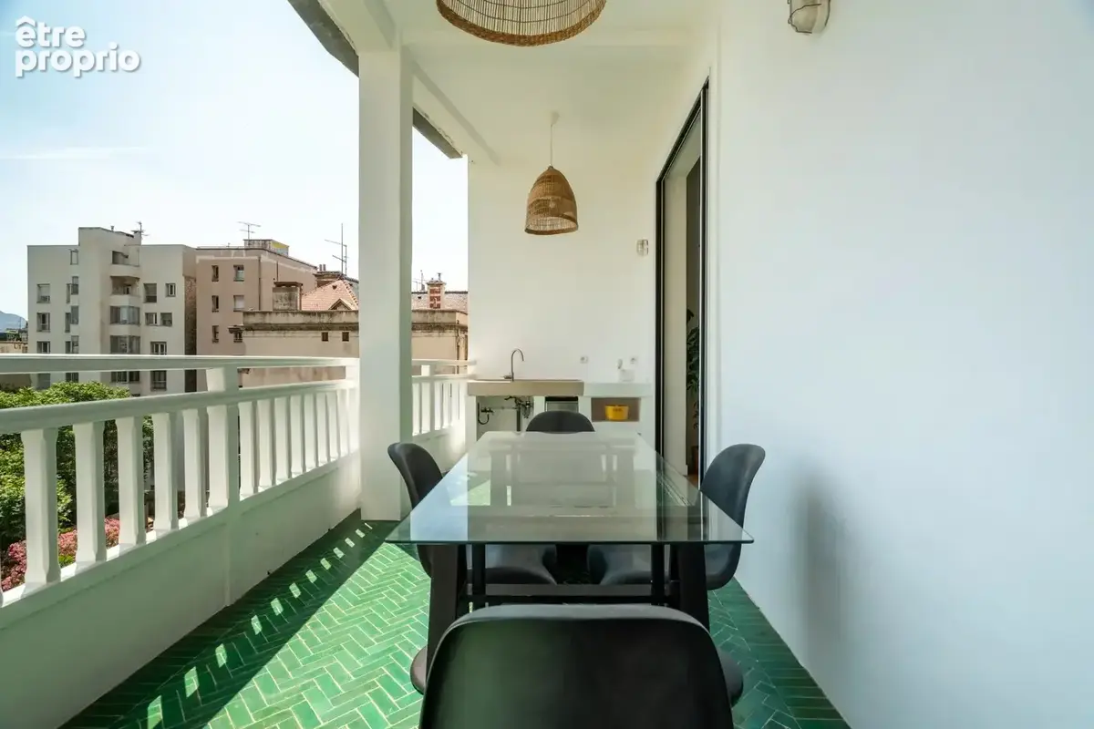Appartement 5 pièces 173 m² à vendre à Marseille-8e (13008) - photo 2