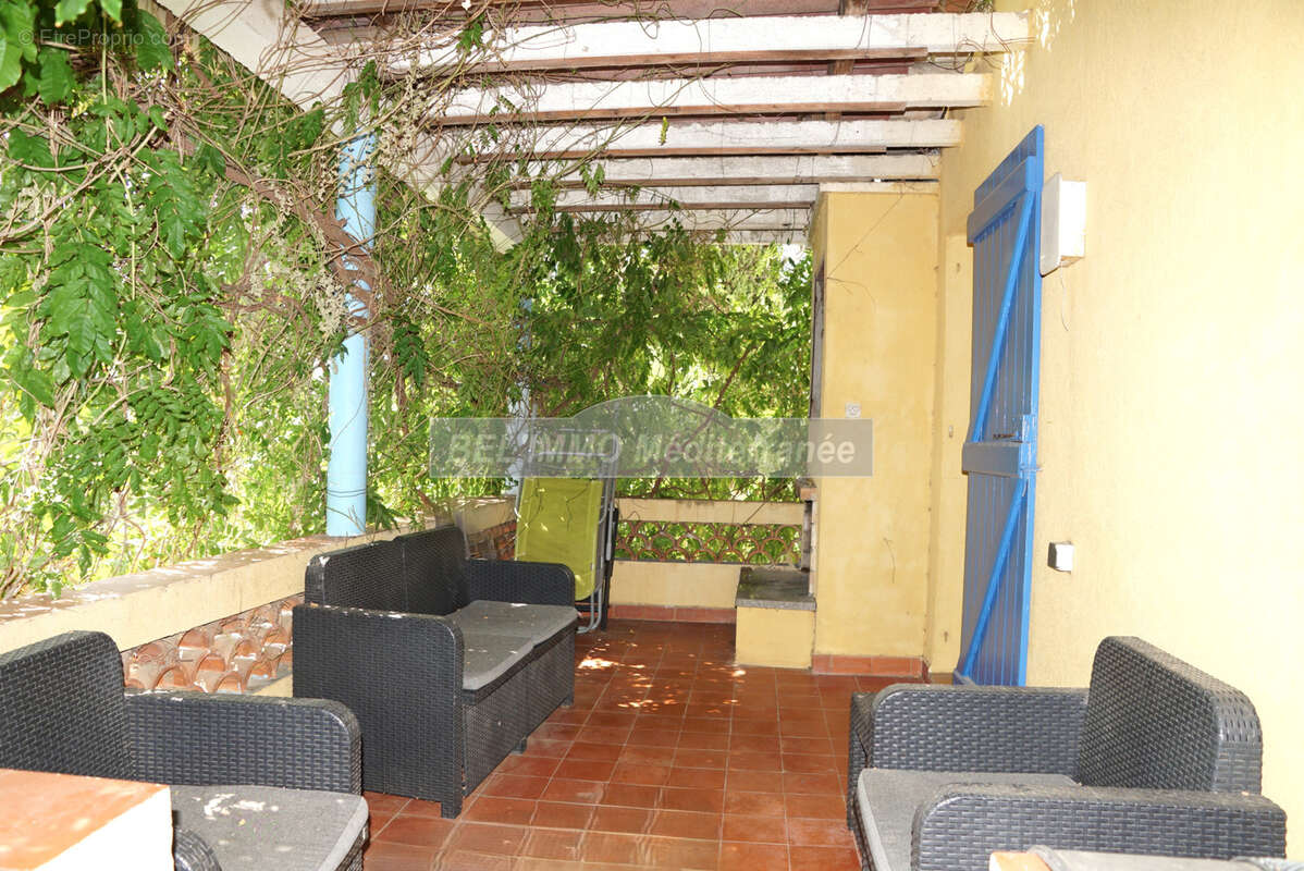 Centre-Ville, Villa de 190 m2 sur terrain de 835 m2 - photo 2