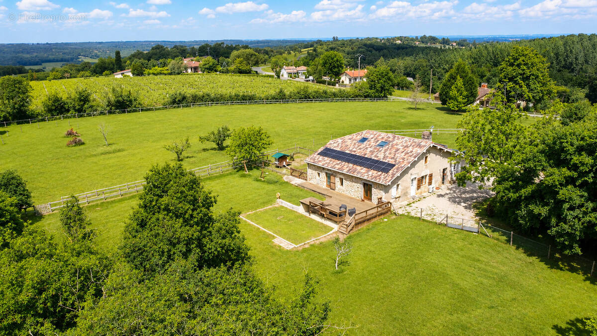 Maison à COCUMONT