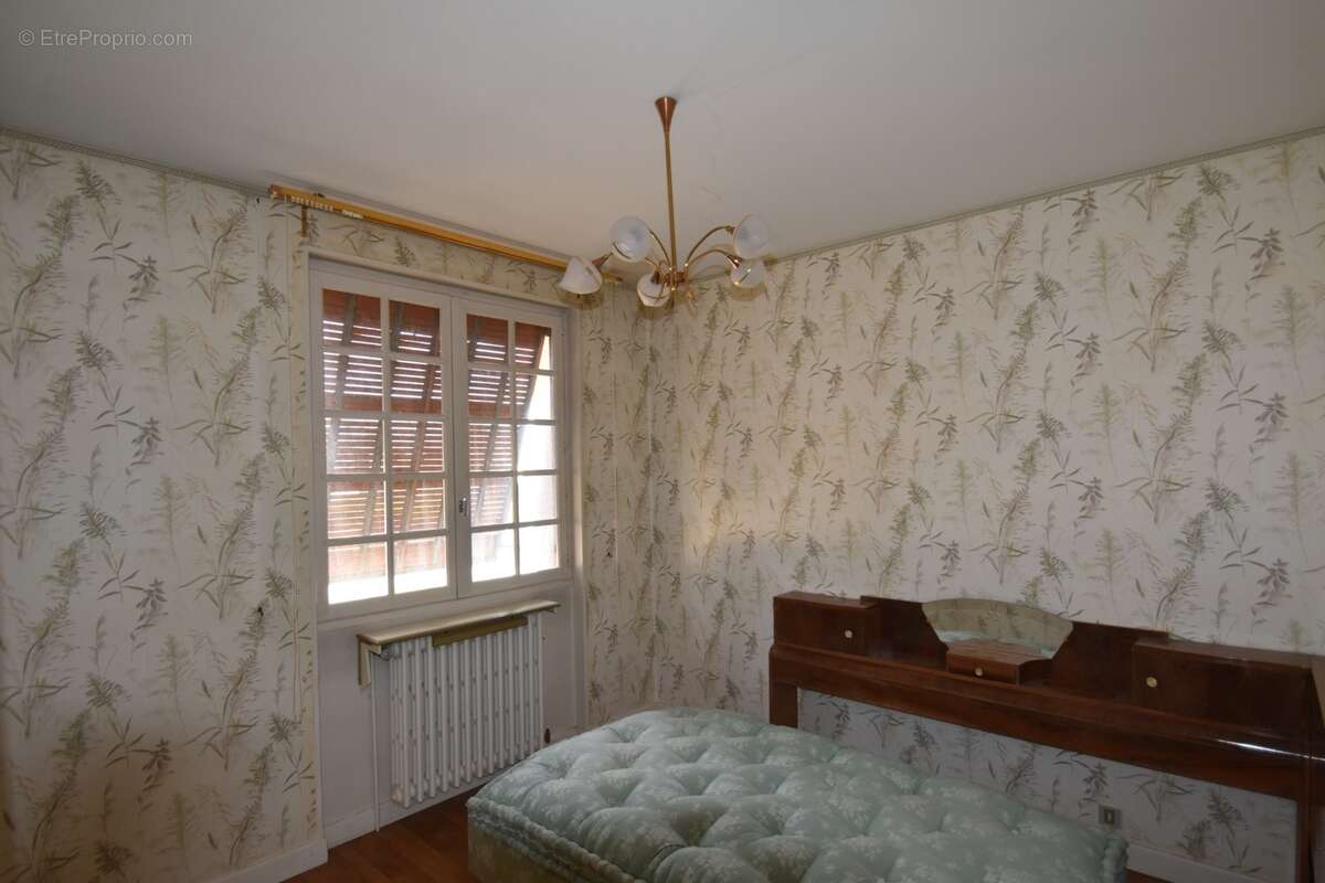 LA CLAYETTE - maison 156m² - avec entrepôt de 210m² sur terrain 3930m² - photo 10