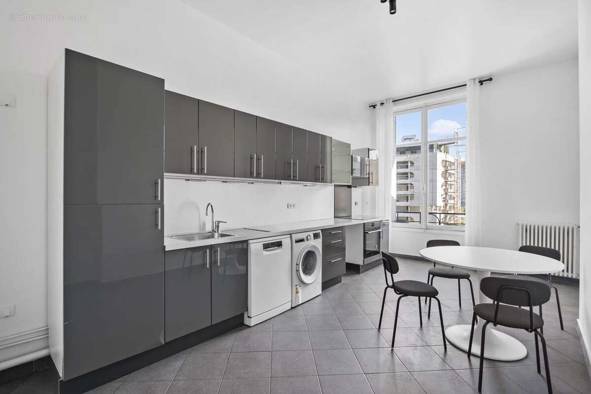 Appartement 190 m² à Paris-16e  - photo 9