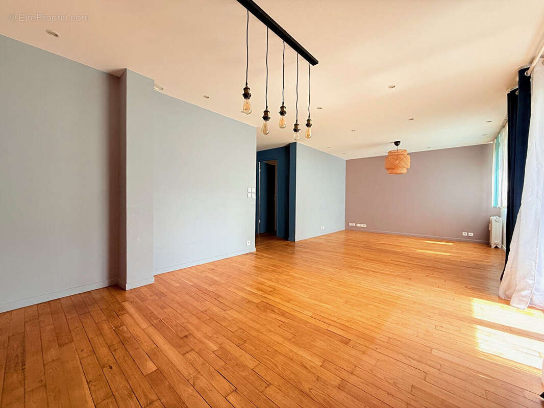 Appartement à SURESNES