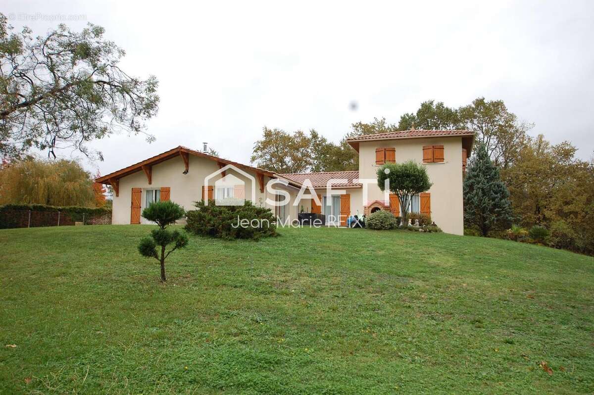 Photo 2 - Maison à BERSON