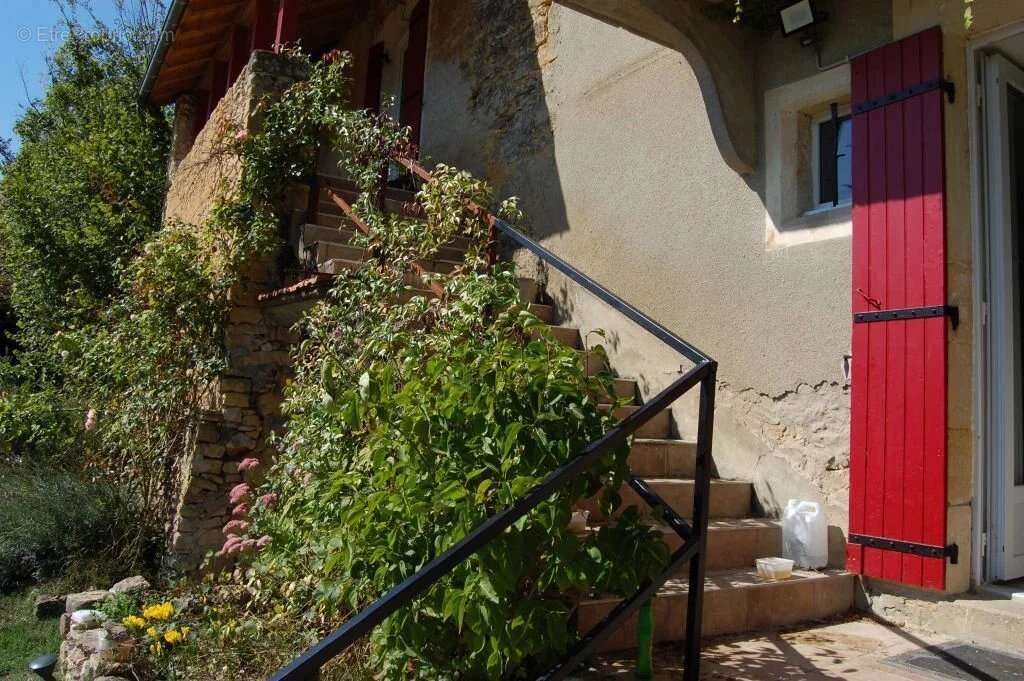Maison à BEYNAC-ET-CAZENAC