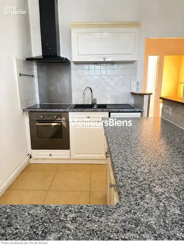 Appartement F3 rénové de 70 m2 - photo 2