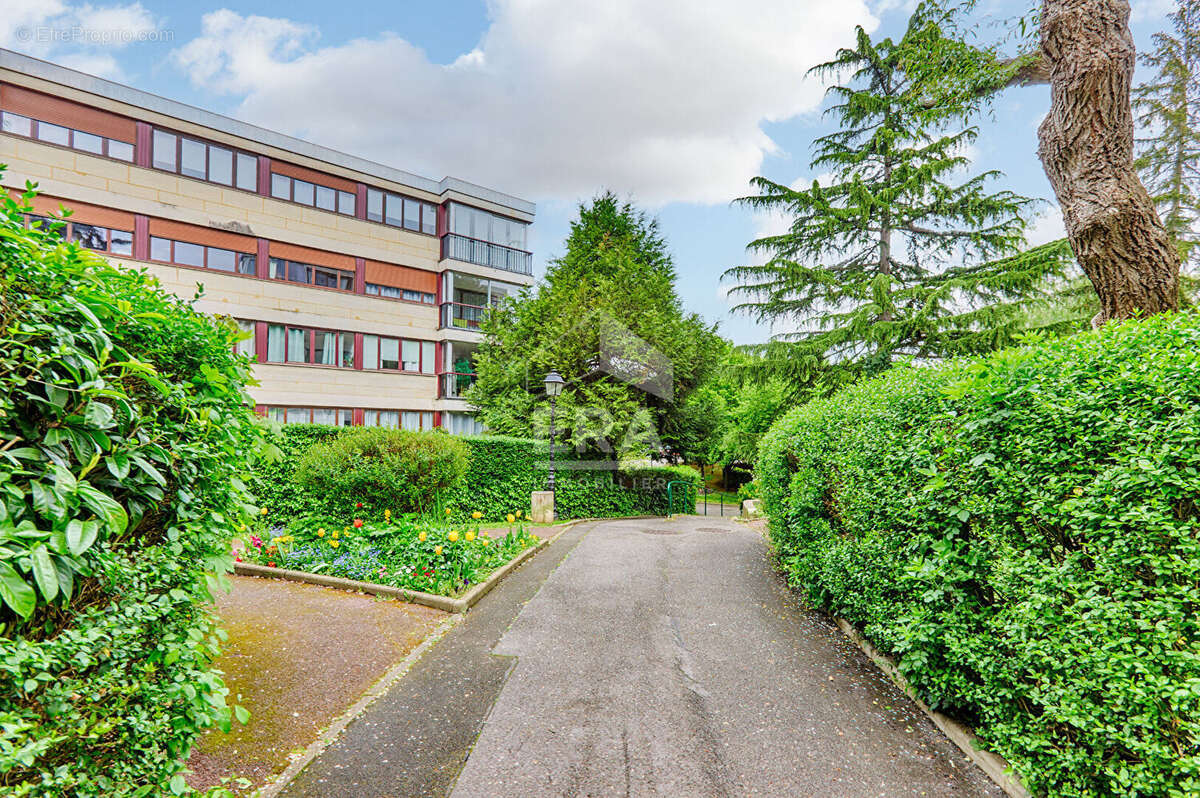 Appartement à FONTENAY-LE-FLEURY