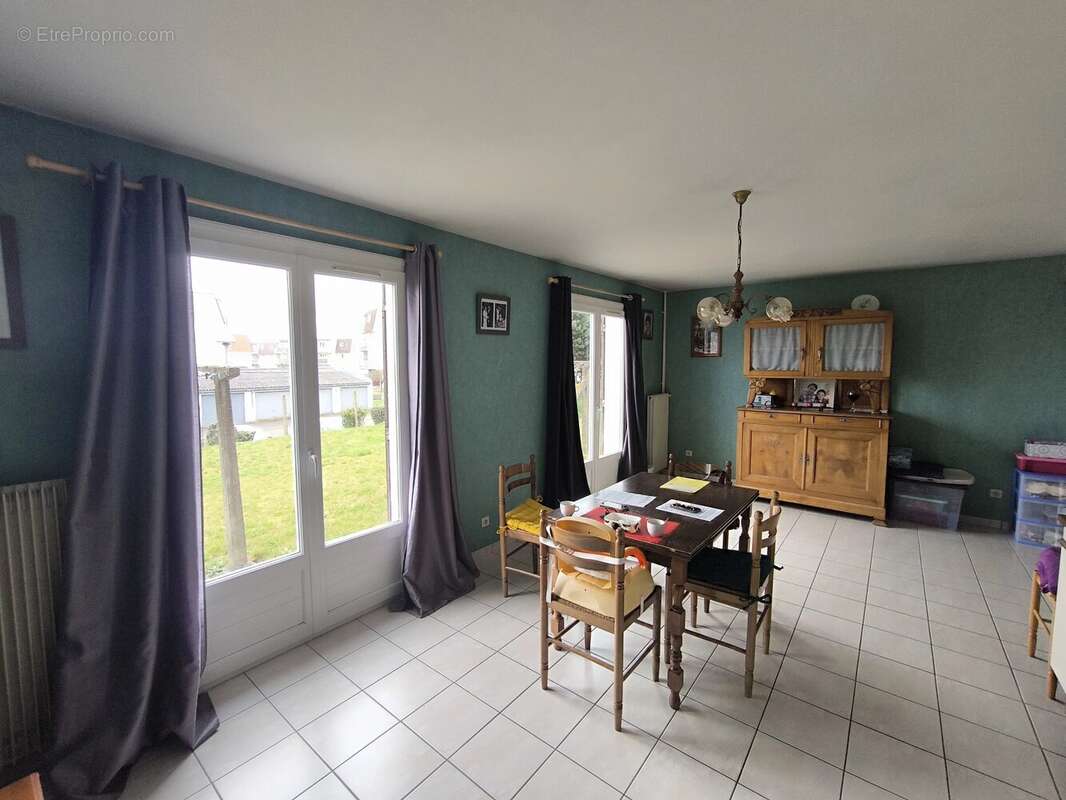 Maison à SAINT-JUNIEN