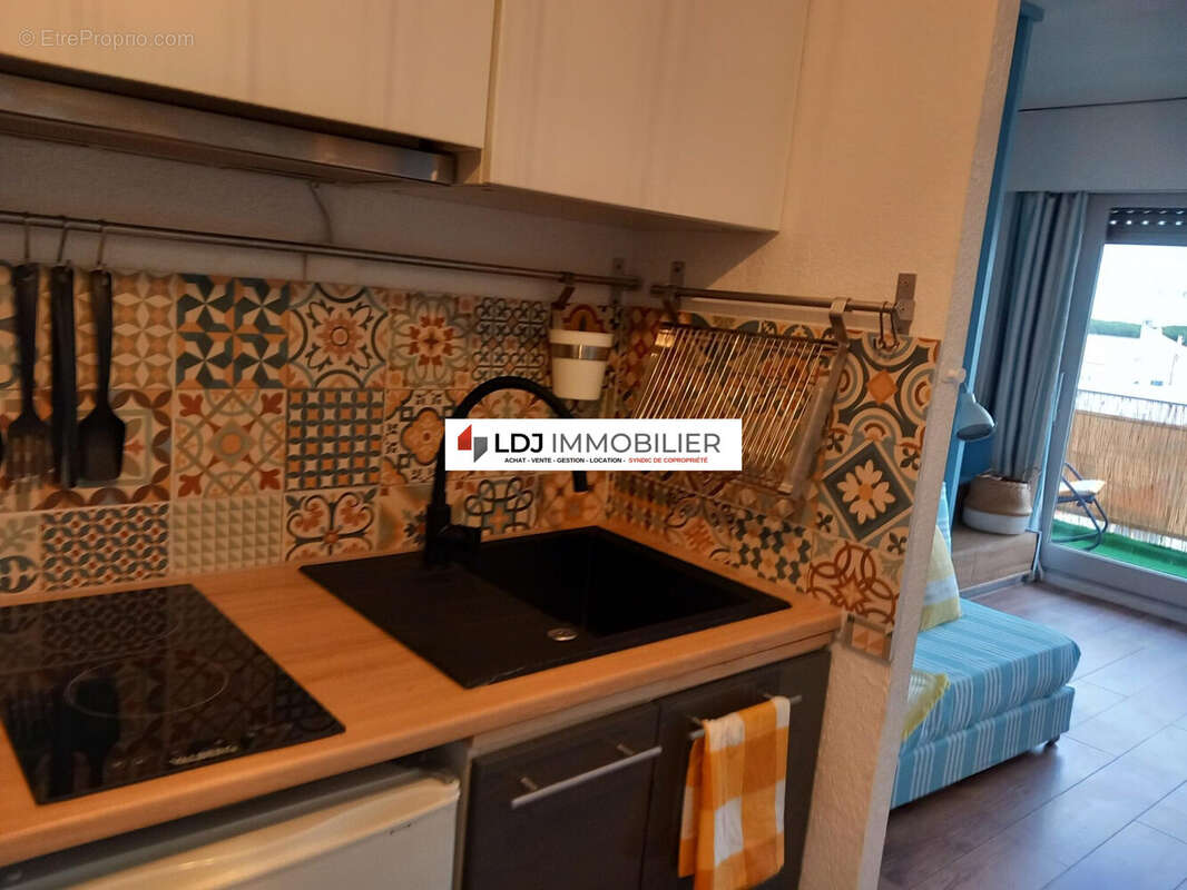 kitchenette équipée - Appartement à CANET-EN-ROUSSILLON