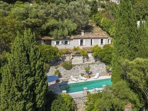 Maison 445 m² à Saint-Paul  - photo 2