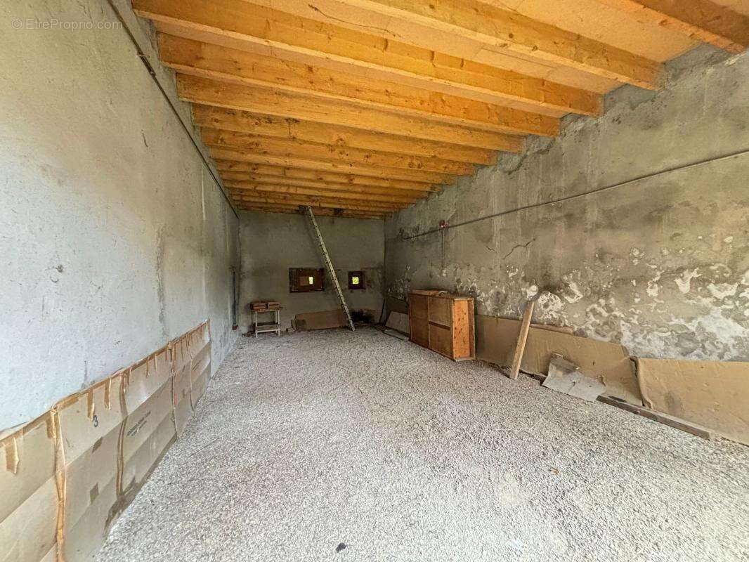 Parking à SAINT-CHRISTOPHE