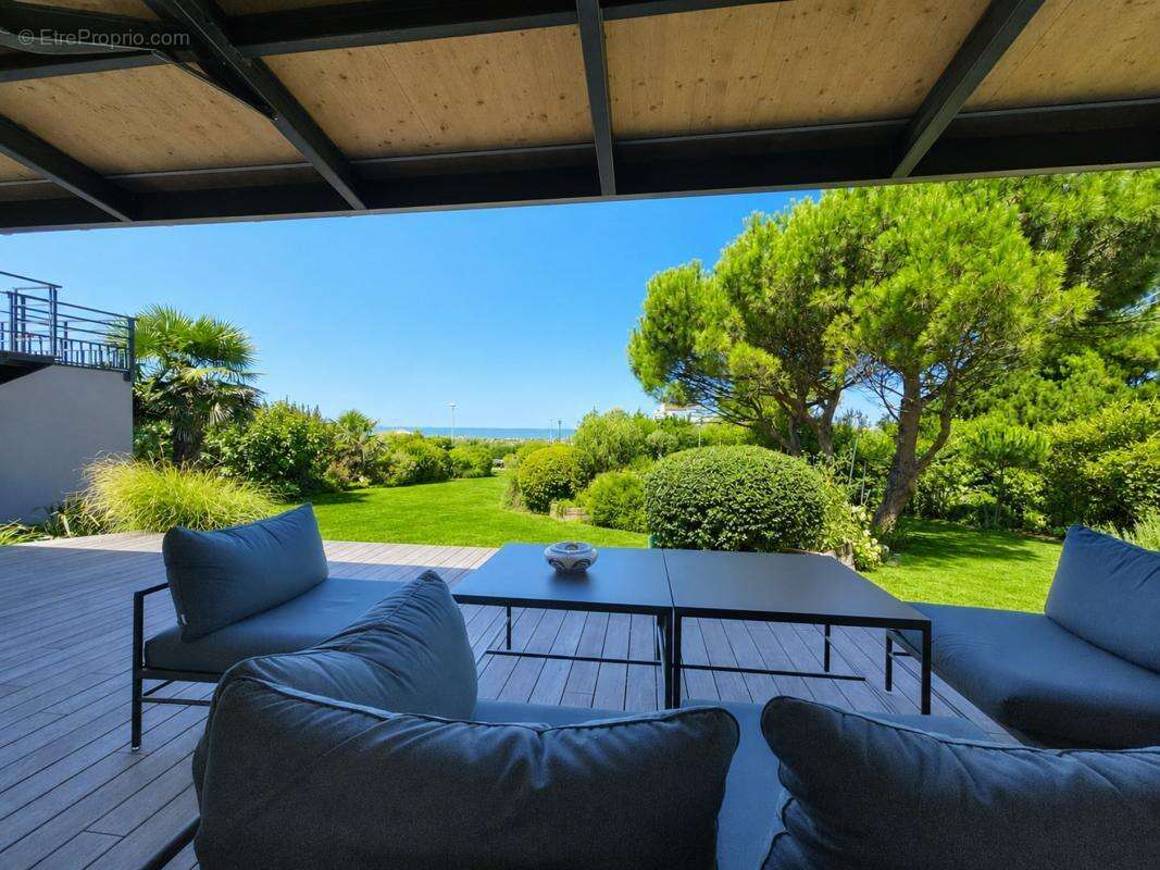 Maison 328 m² à L'houmeau  - photo 4
