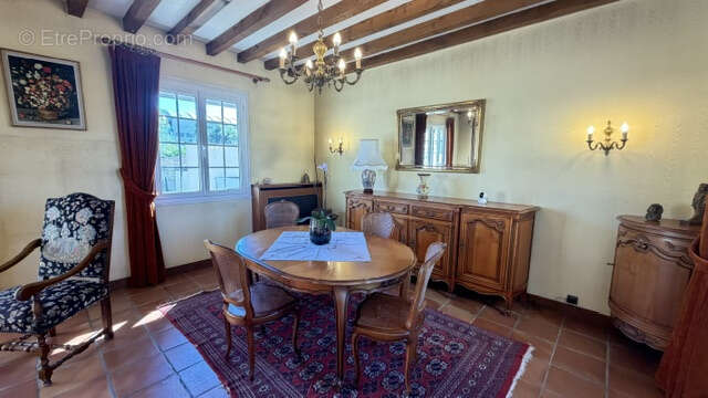 Belle maison ancienne avec grand terrain et garage double ! - photo 5