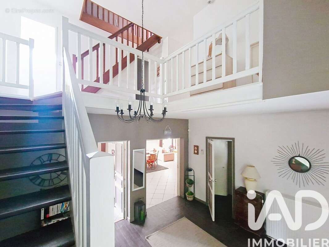 Maison 235 m² à Gometz-La-Ville  - photo 7