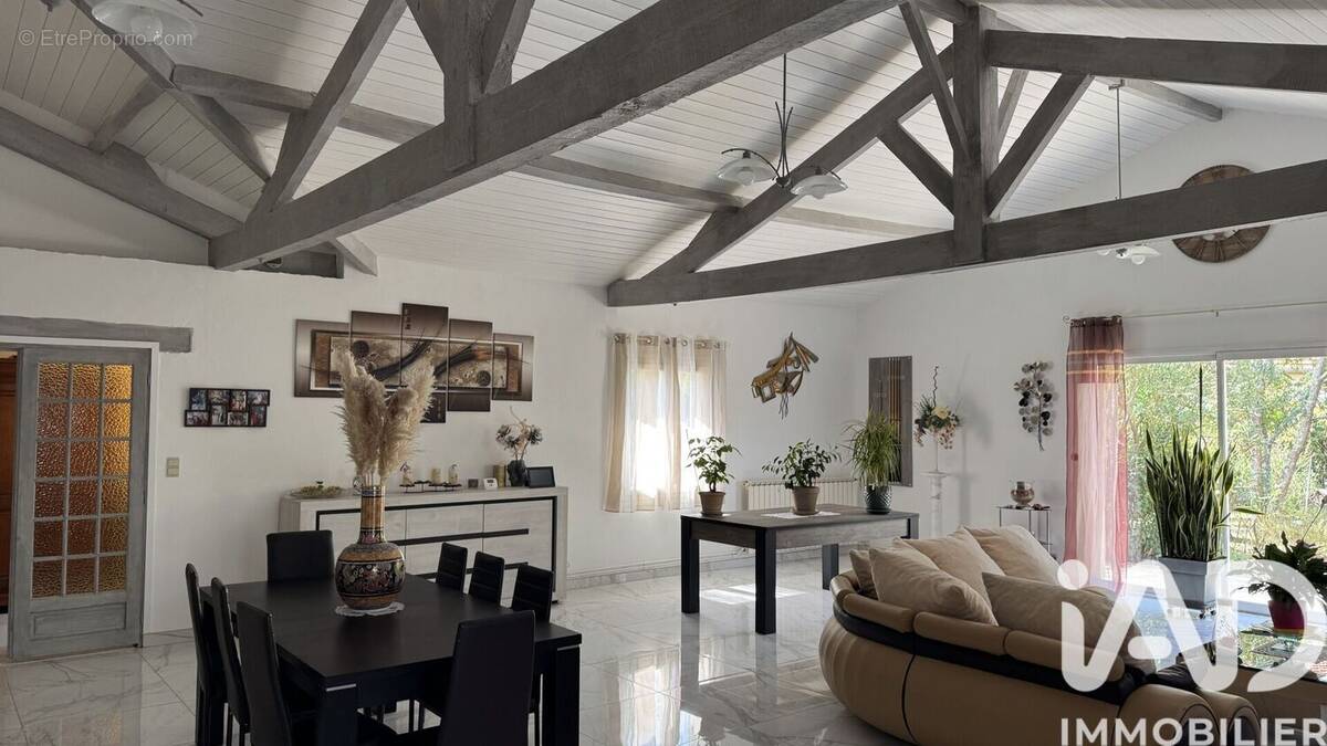 Photo 1 - Maison à BERSON
