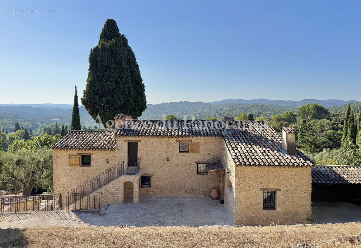 Maison à SPERACEDES