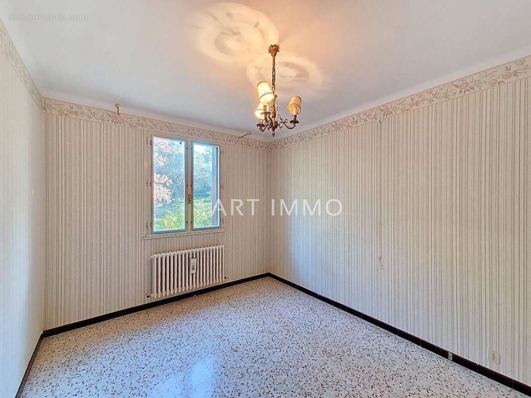 Maison à ROBION