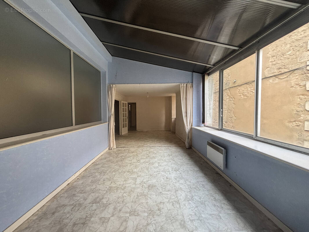 Commerce à SAINT-JUNIEN