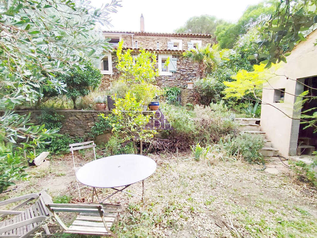 Maison à BORMES-LES-MIMOSAS
