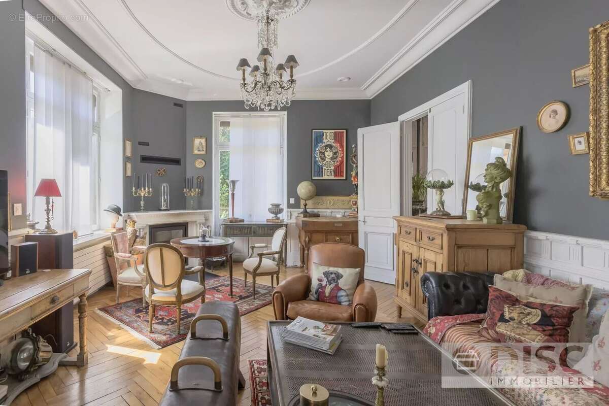 Magnifique maison de maître entièrement rénovée avec jardin et piscine - photo 4