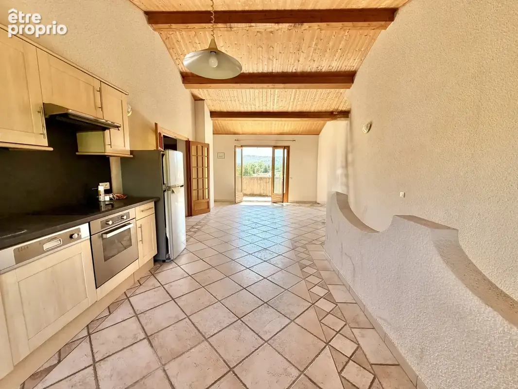 Villa mitoyenne d'un cote avec appartement independant - photo 11