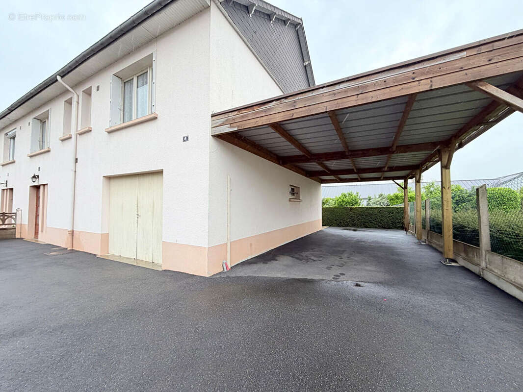 Maison à MONTREUIL-SUR-ILLE