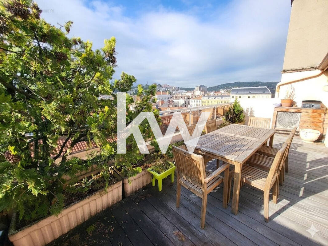 Appartement à SAINT-ETIENNE