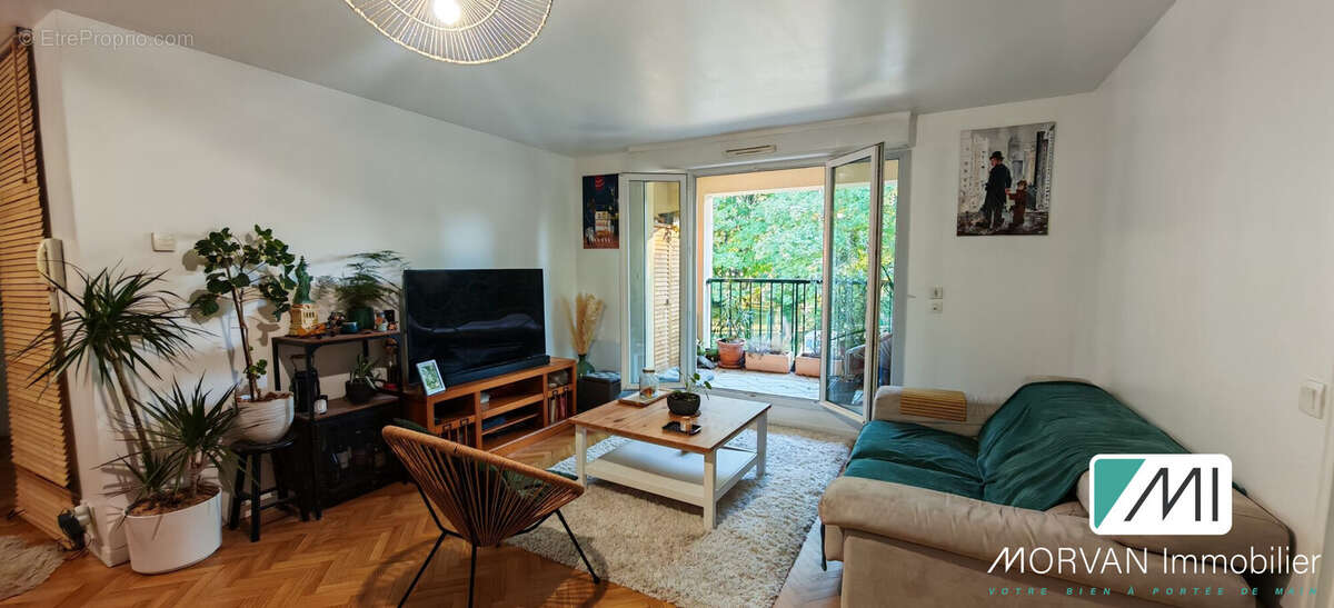 Appartement à LE MESNIL-SAINT-DENIS