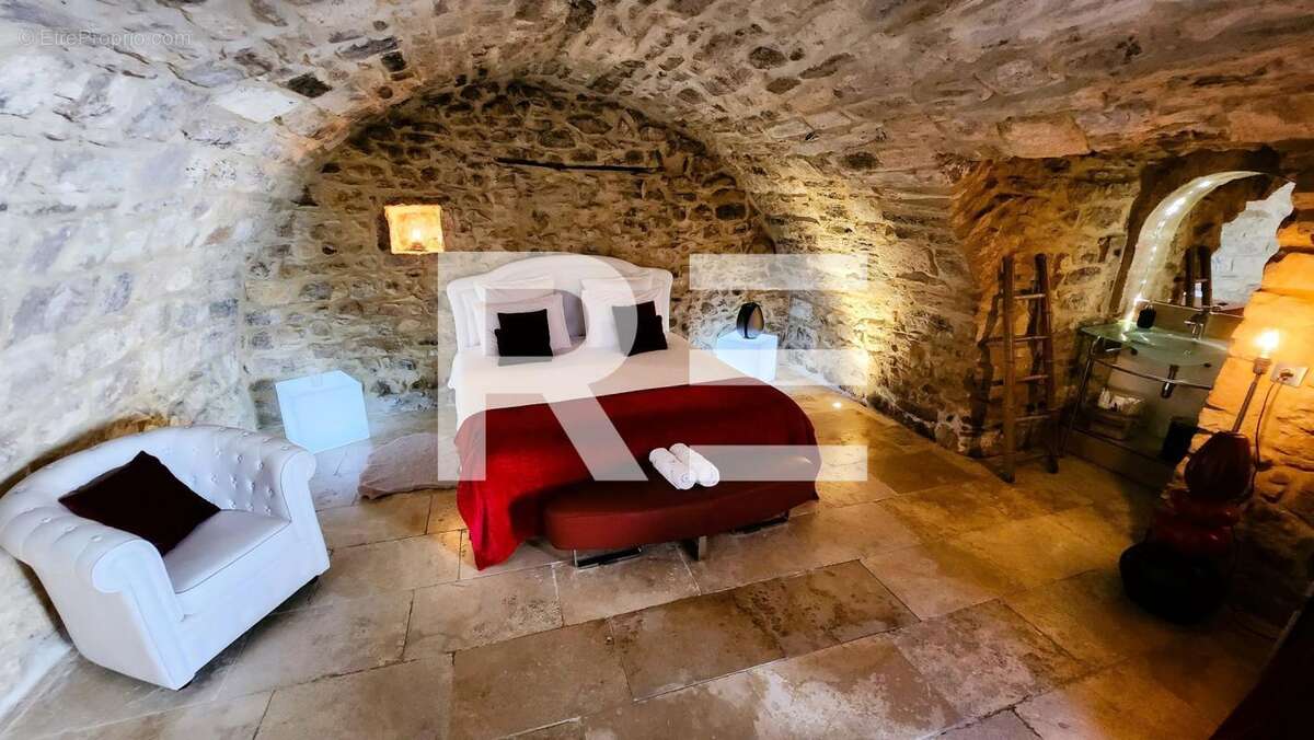 Maison à VEZENOBRES