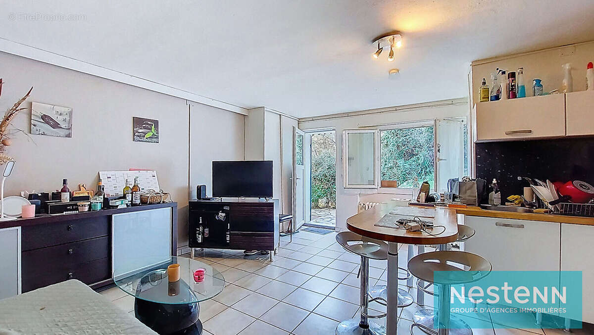 Appartement à SAINT-MITRE-LES-REMPARTS