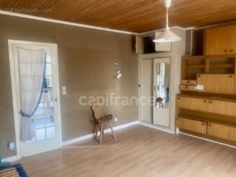 Maison à GREZIEU-LA-VARENNE