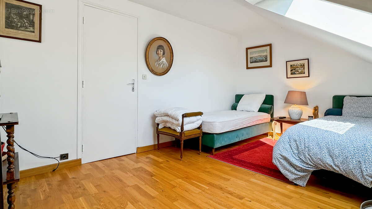 Maison à SAINT-NOM-LA-BRETECHE