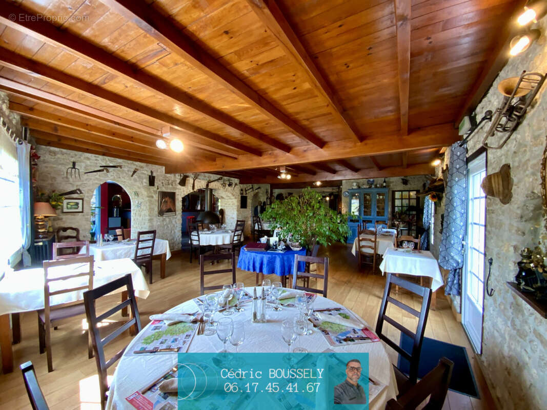 Commerce à SAINT-MARTIAL-DE-VITATERNE