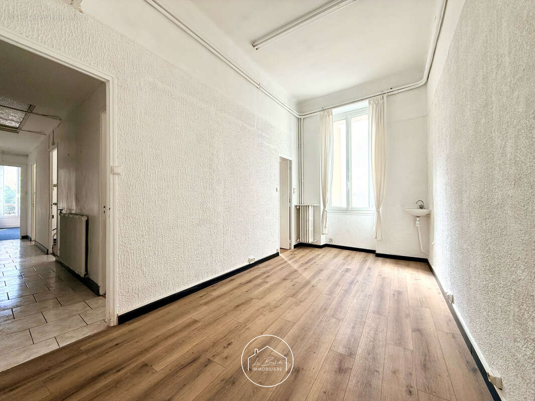Appartement à MARSEILLE-6E
