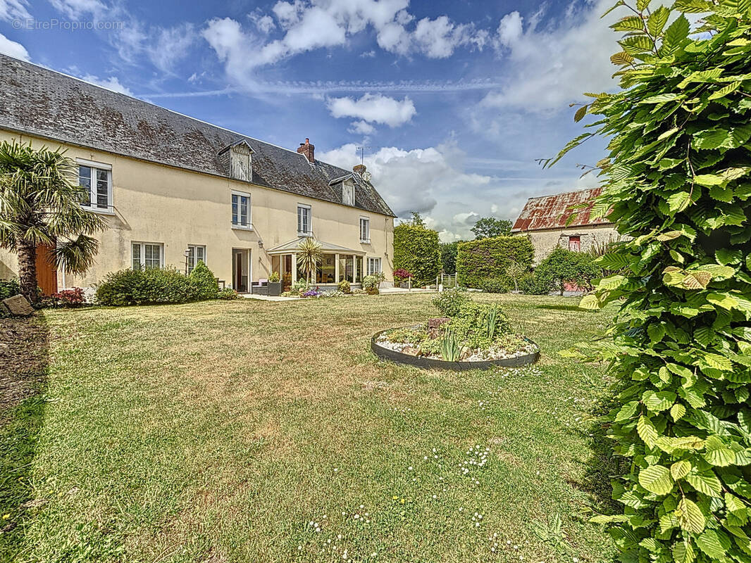 Maison à CONDE-SUR-VIRE