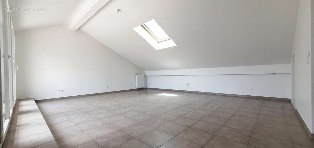 Appartement à VILLE-LA-GRAND