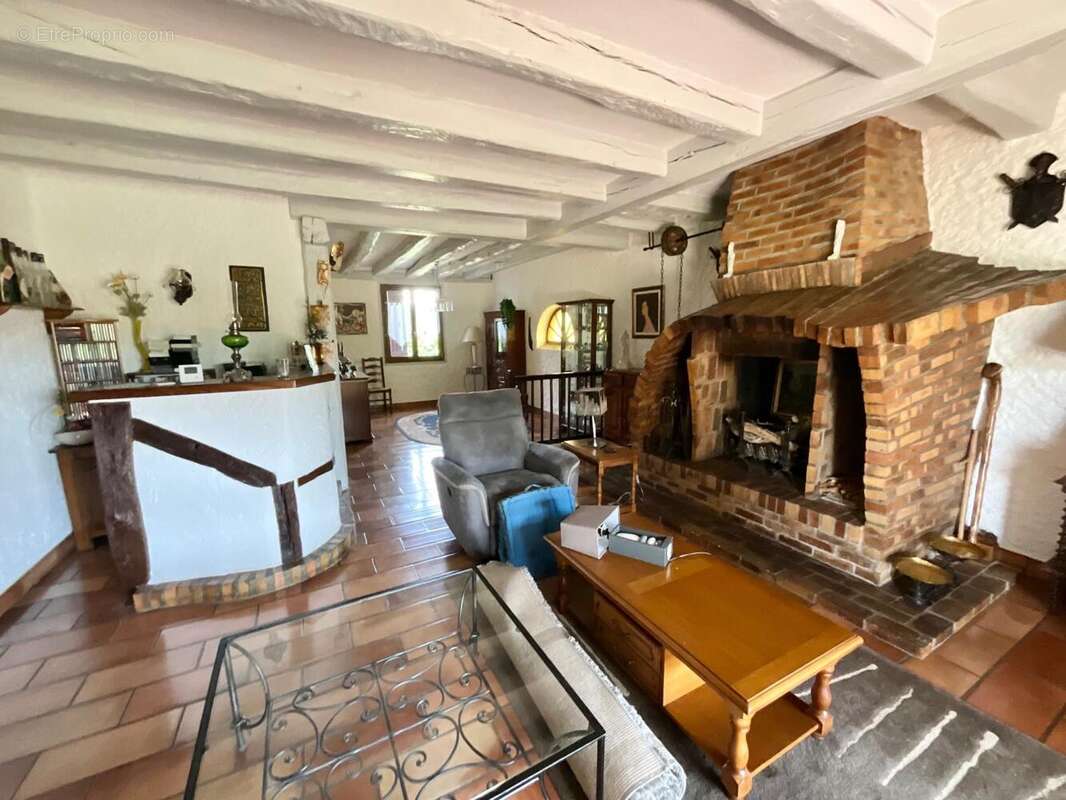 Maison 137 m² à Mehun-Sur-Yevre  - photo 3