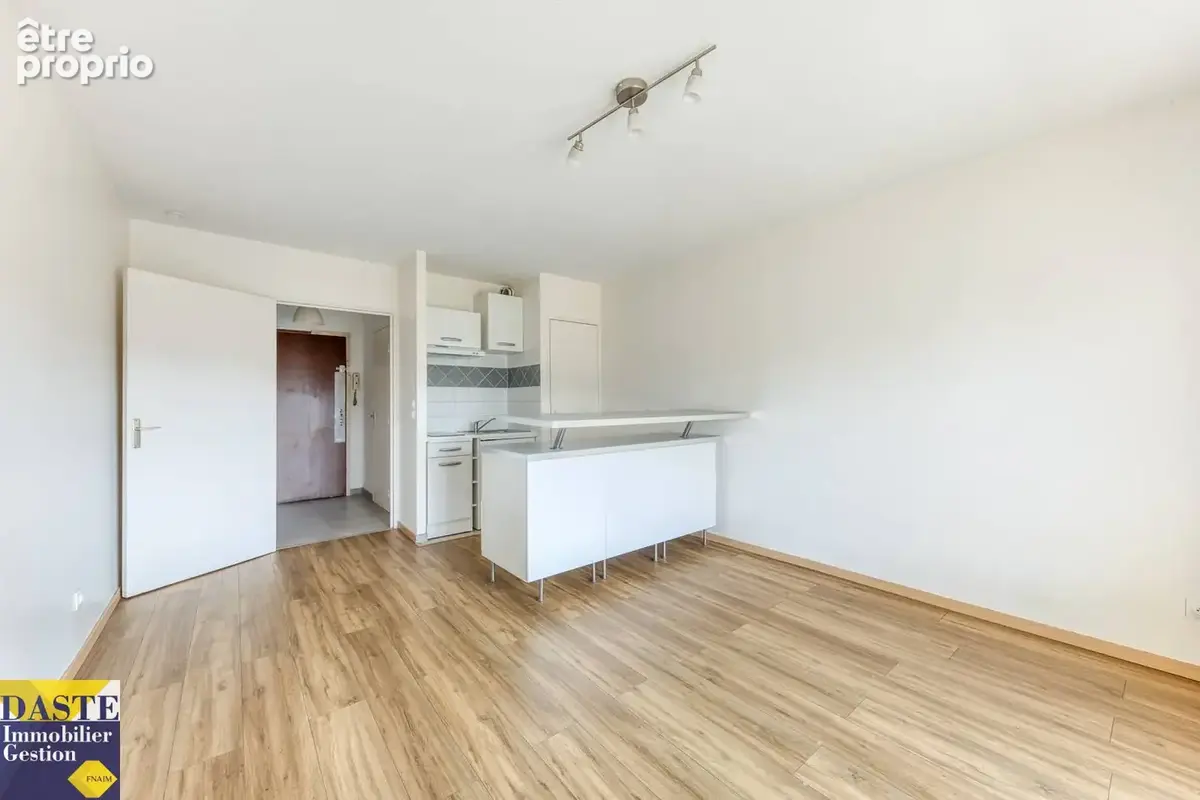 A deux pas de la gare à pieds, studio de 25.72m2 - photo 7