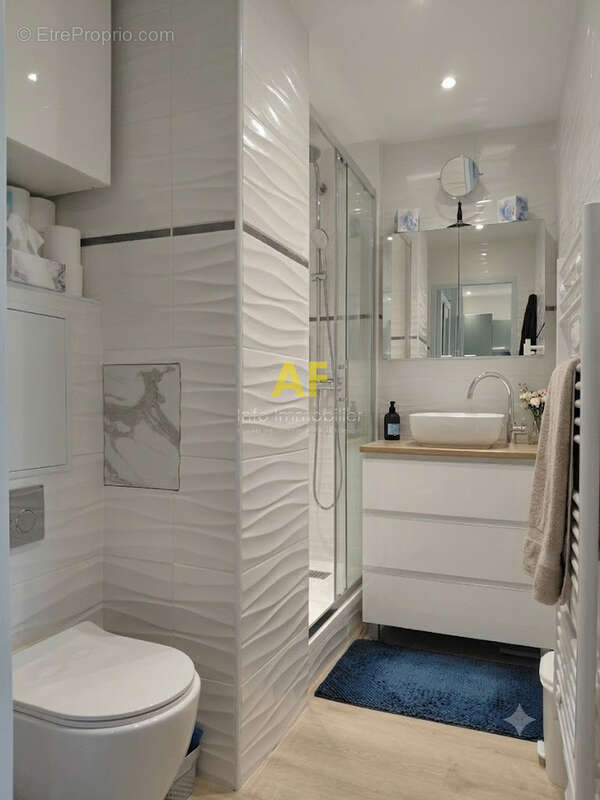 SAINT-RAPHAËL Appartement VUE MER ET BORD DE MER, terrasse, piscine, parking en sous-sol et cave - photo 5