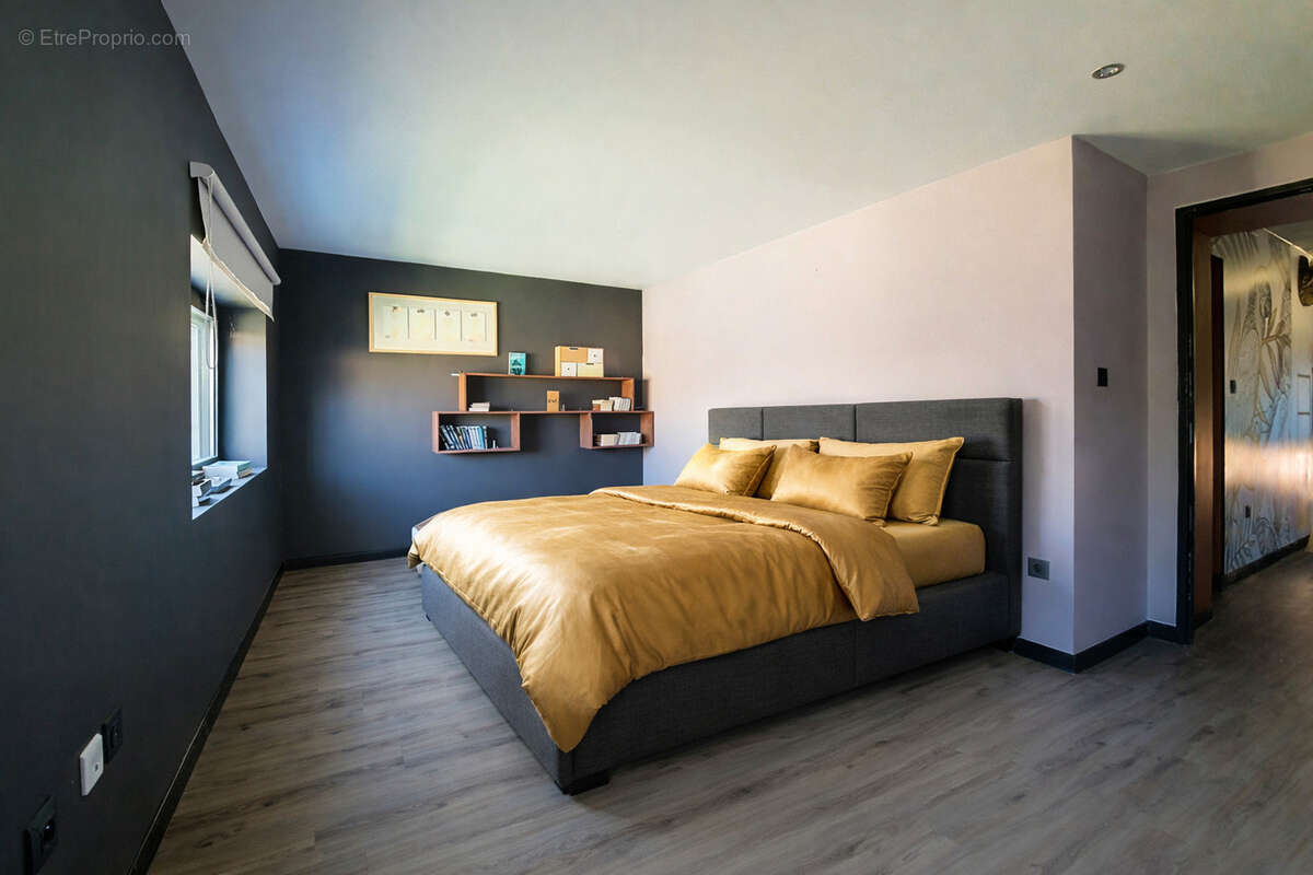 Maison à LA TOUR-DU-PIN