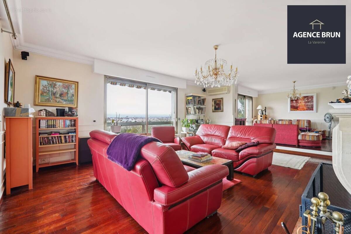 Maison à CHENNEVIERES-SUR-MARNE