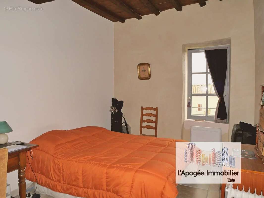 Appartement à LUSSAN