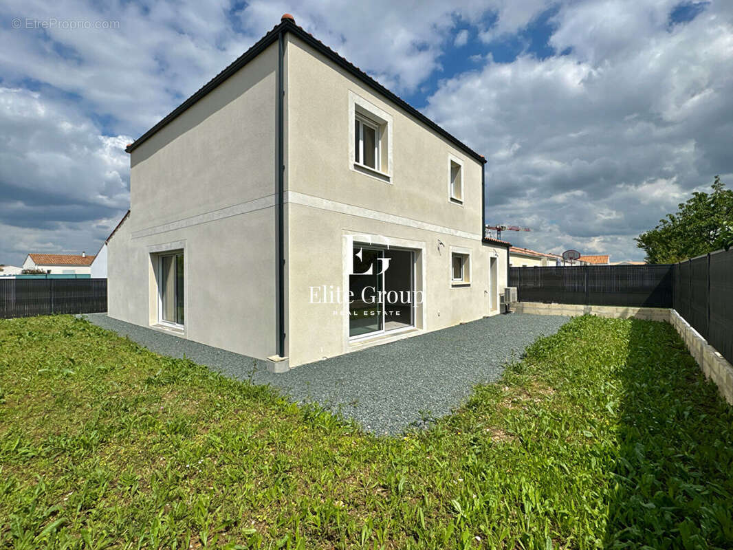 Maison à ECHILLAIS