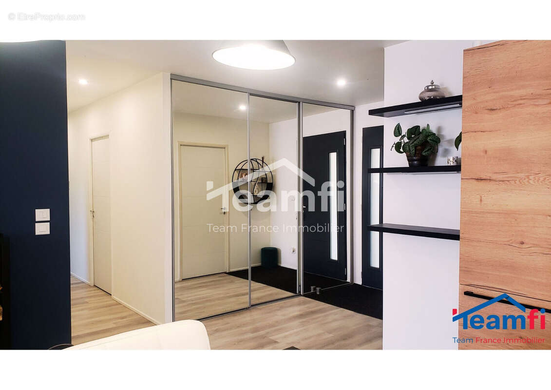 Maison à SAINT-JUST-MALMONT