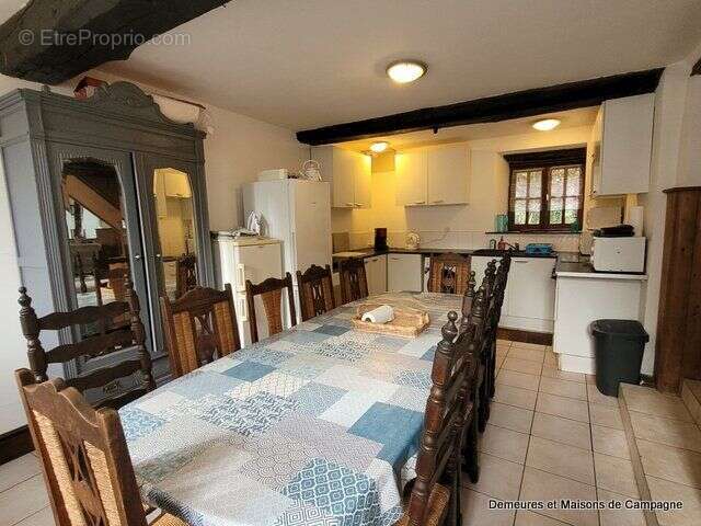 Maison à SAINT-CYR-DU-BAILLEUL