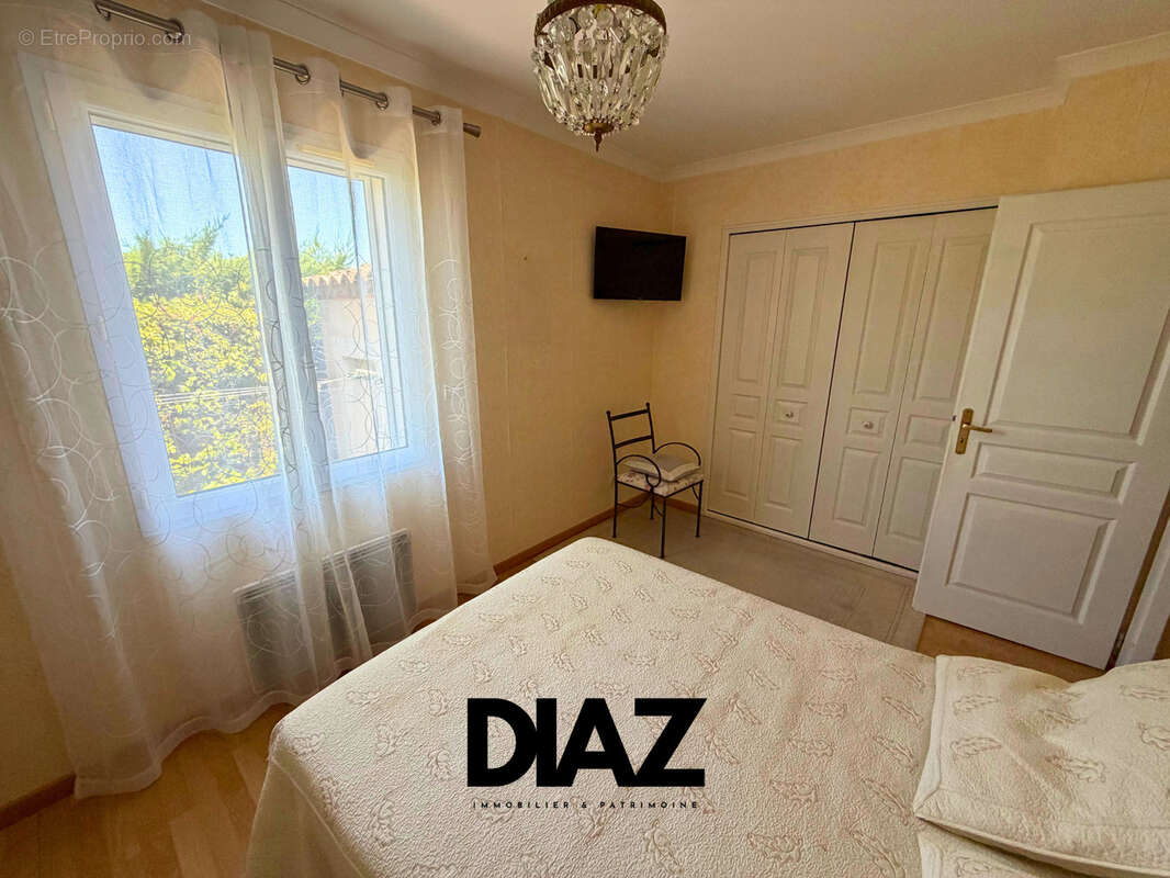 À VENDRE   NÎMES VACQUEROLLES Villa 4 pièces   86 m2   Terrain de 450 m2   299 250 € - photo 7