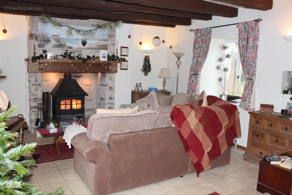 Maison à JUMILHAC-LE-GRAND